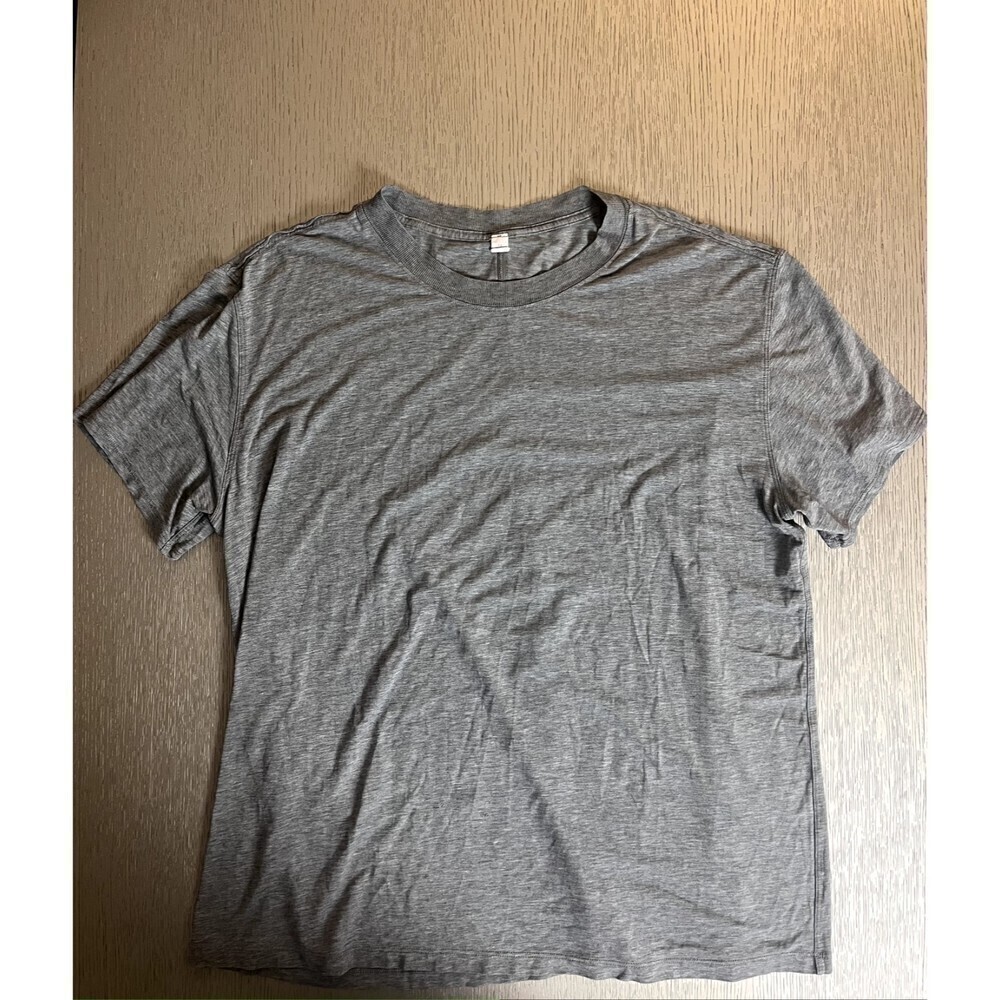 Lululemon Men's Tee Gray Size 12 Used Casual Workout Gym Holes Comfort